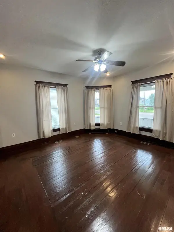 226 2ND AVE S, Clinton, IA 52732