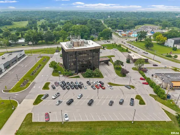 2550 MIDDLE RD #503, Bettendorf, IA 52722