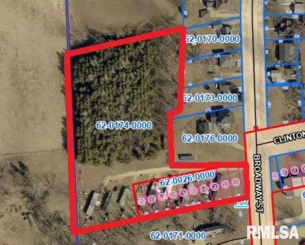 131 BROADWAY ST, Charlotte, IA 52731