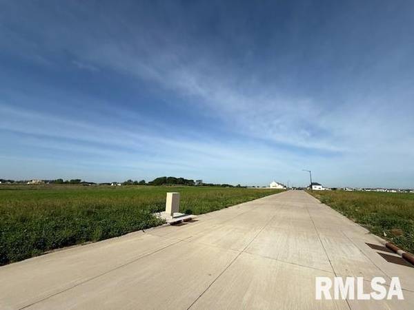 6795 Meghan AVE, Bettendorf, IA 52722