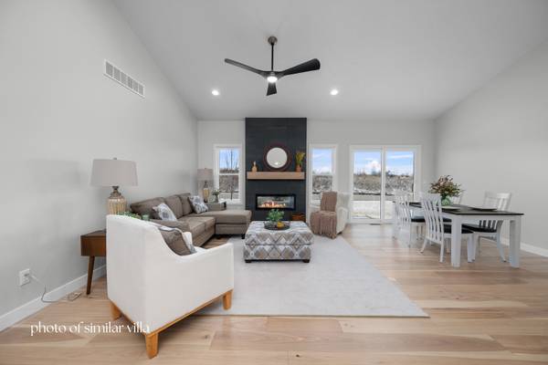 1867 REDBUD CIR #101, Eldridge, IA 52748