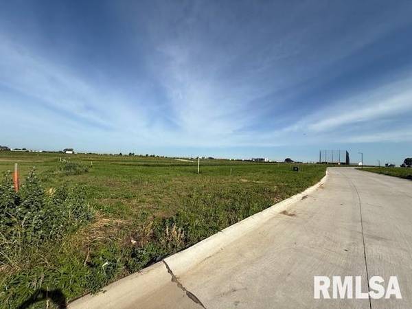 6284 RYAN RD, Bettendorf, IA 52722