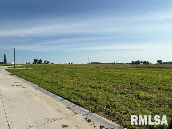 6454 RYAN RD, Bettendorf, IA 52722
