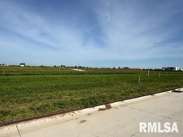 6339 RYAN RD, Bettendorf, IA 52722