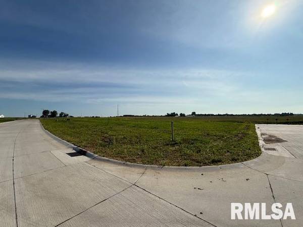 5727 MARTIN AVE, Bettendorf, IA 52722