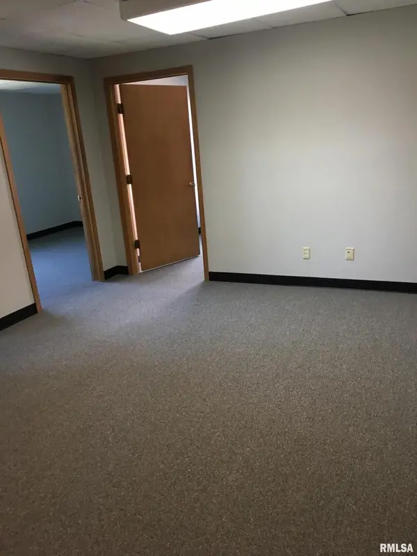 985 LINCOLN RD #219, Bettendorf, IA 52722