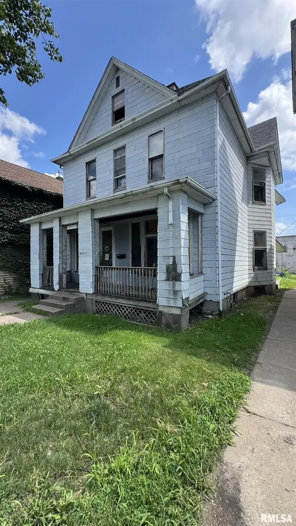 1815 W 3RD ST, Davenport, IA 52802