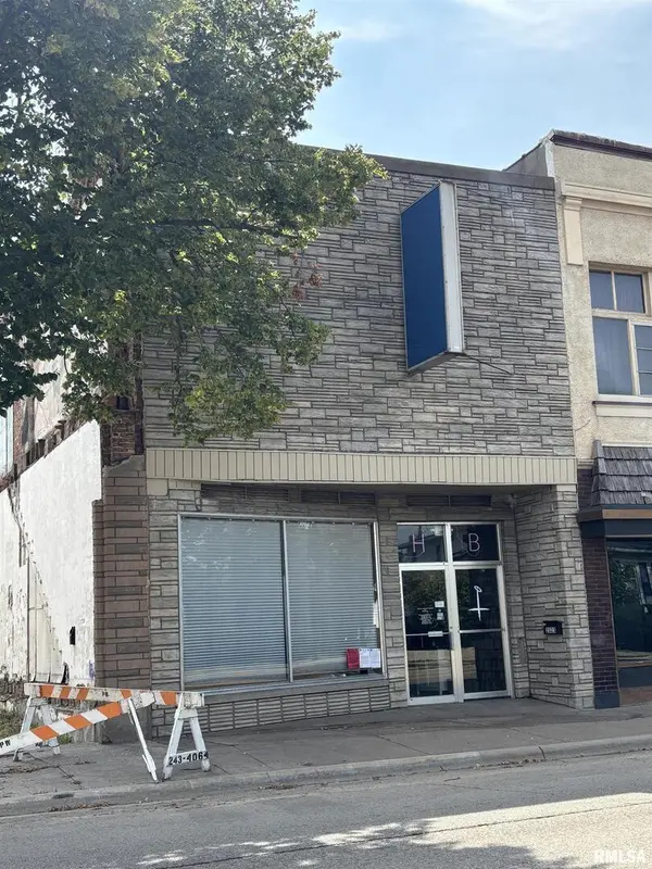 2323 N 2ND ST, Clinton, IA 52732