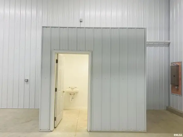 7205 HANCOCK CT, Davenport, IA 52806