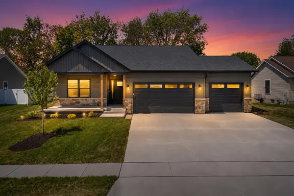 1210 Eagle's Crest DR, Davenport, IA 52804
