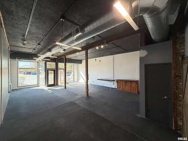 520 W 2ND ST, Davenport, IA 52801