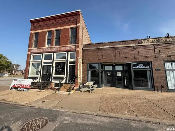 520 W 2ND ST, Davenport, IA 52801