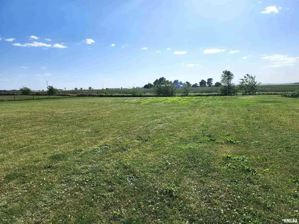 203 HAMILTON ST, Atkinson, IL 61235
