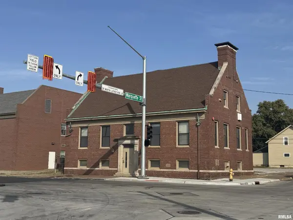 1202 W 3RD ST, Davenport, IA 52802