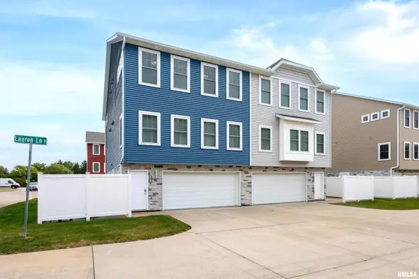 4833 Lauren LN, Bettendorf, IA 52722