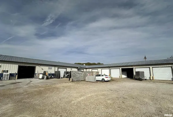7475 STATE ST, Bettendorf, IA 52722