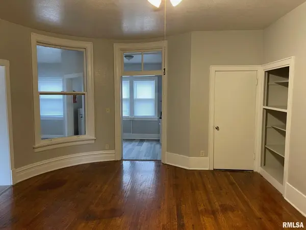 413 W 6TH ST, Davenport, IA 52803