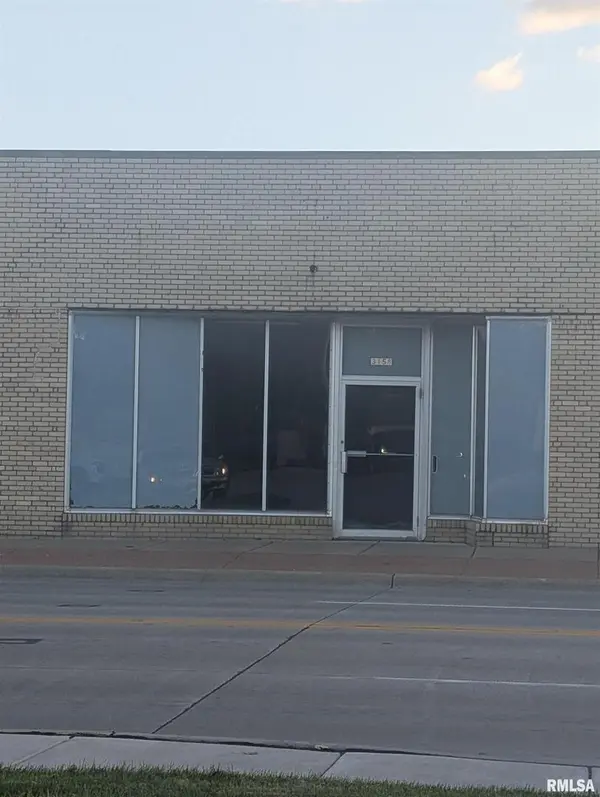 3158 AVENUE OF THE CITIES AVE, Moline, IL 61265