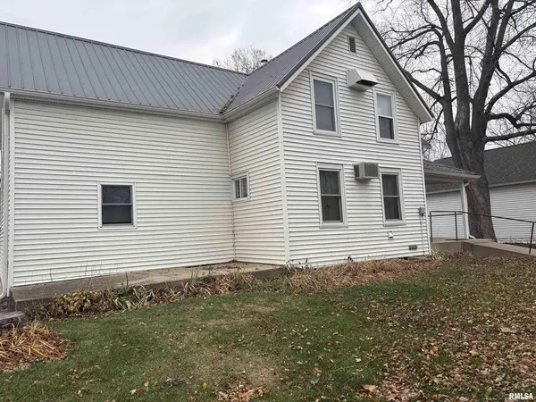 510 2ND ST, De Witt, IA 52742