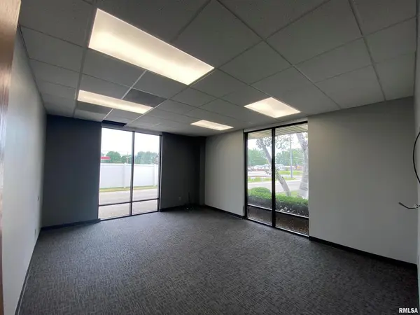 1040 W 11th ST, Milan, IL 61264