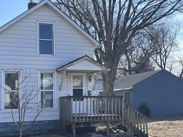 2231 Pershing Blvd BLVD, Clinton, IA 52732