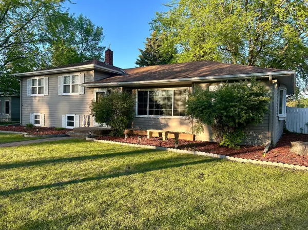 324 Maple AVE S, Thief River Falls, MN 56701