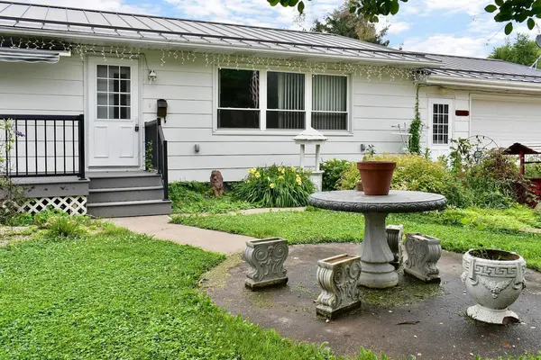 W136 Piepers Valley RD, Fountain City, WI 54629