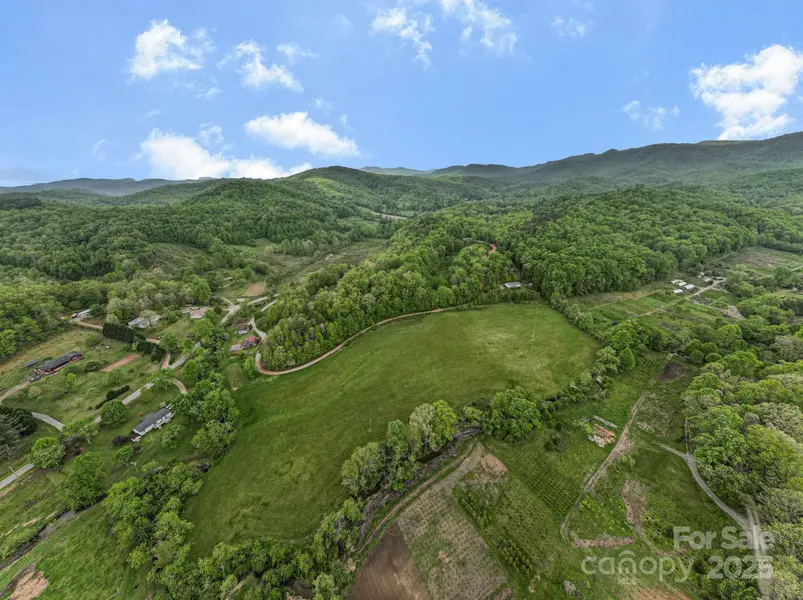 2 Harlow and Cricket DR, Balsam Grove, NC 28708