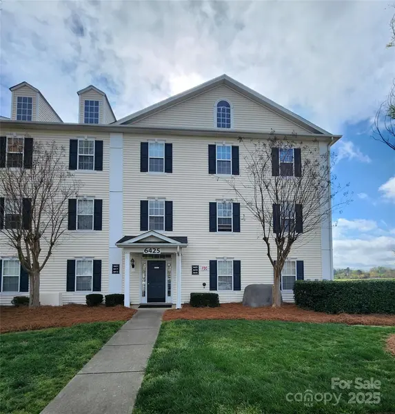 6423 Town Hall PL, Harrisburg, NC 28075