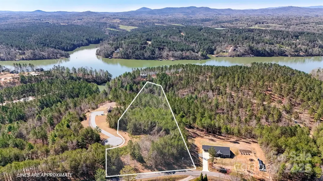 1428 Edgewater TRL, Granite Falls, NC 28630