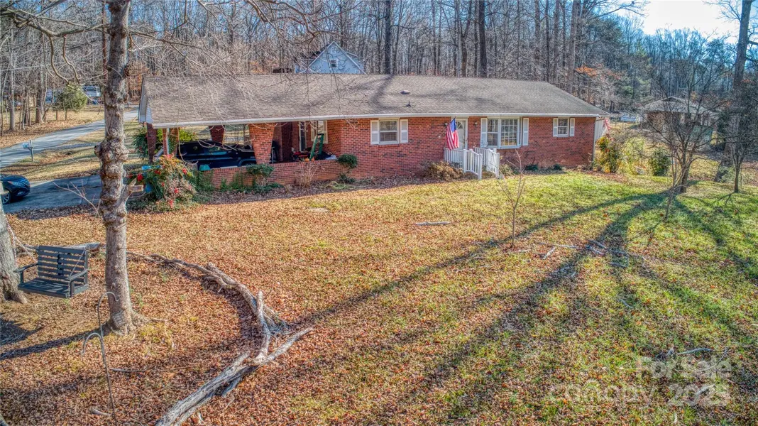 195 S Claybon DR, Advance, NC 27006