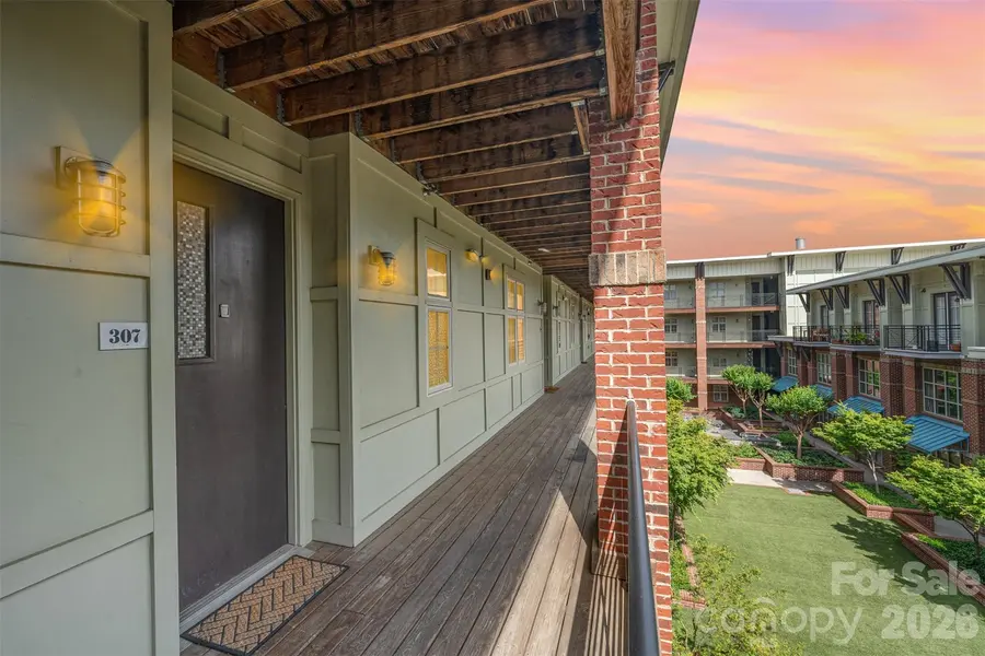 1101 W 1st ST #307, Charlotte, NC 28202