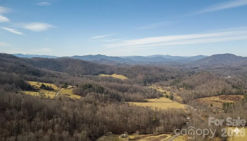 000 Wild Turkey Pen RD, Bakersville, NC 28705