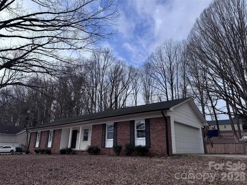 1511 Old Carriage DR, Newton, NC 28658