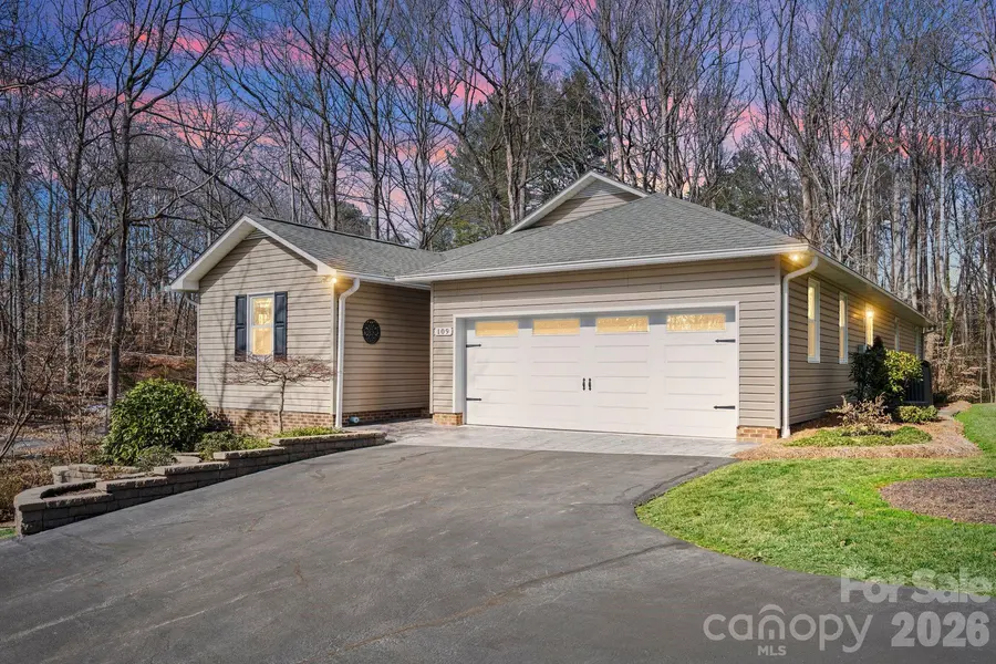 109 Normandy AVE, Boonville, NC 27011