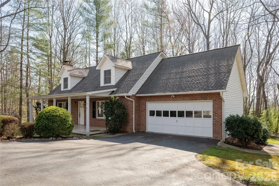 9 Justin DR, Etowah, NC 28729