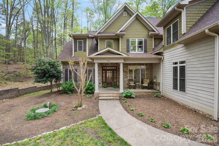 109 Hawksnest LN, Mooresville, NC 28117