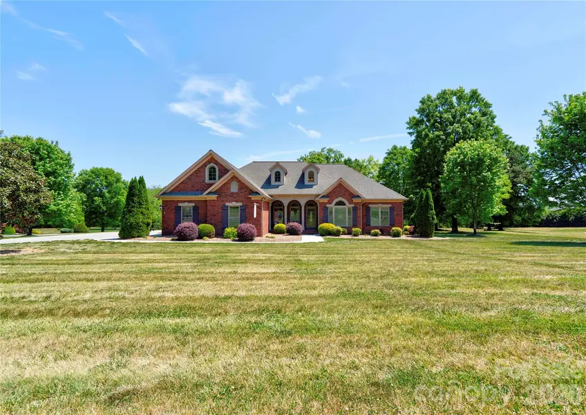 207 Cross Creek DR, Cherryville, NC 28021