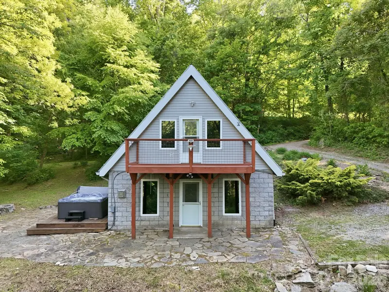 98 Sparkling Springs RD, Fairview, NC 28730