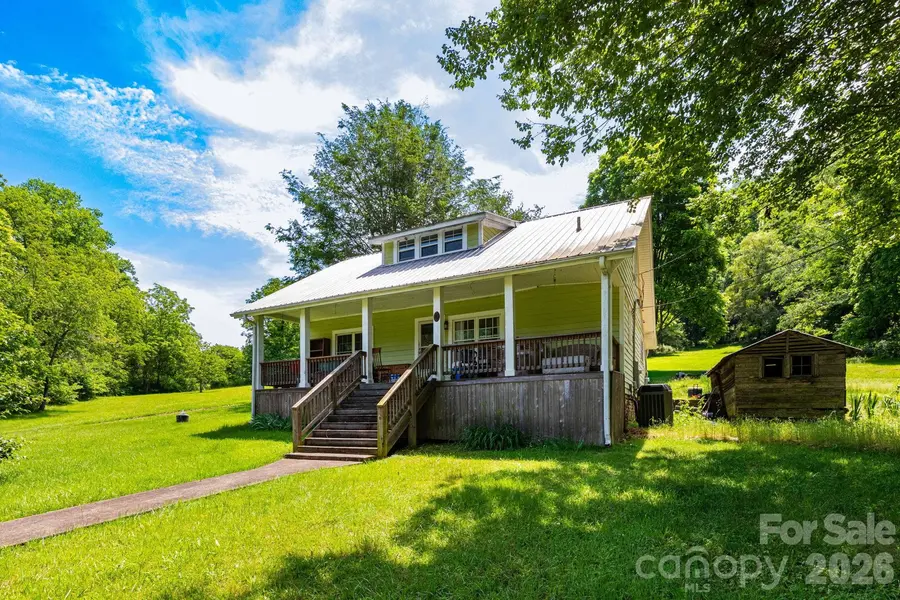 329 N Fork RD, Barnardsville, NC 28709