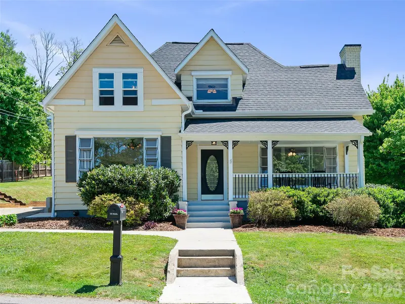 118 Robertson ST, Burnsville, NC 28714