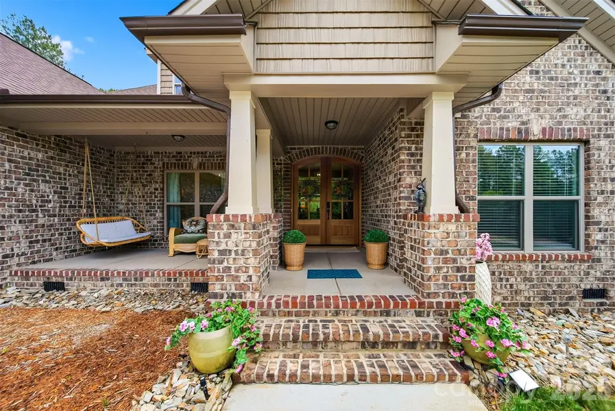 111 Lakefront DR, Connelly Springs, NC 28612