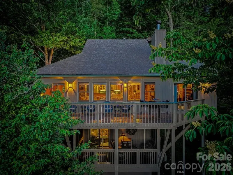 121 Ivy Ridge RD, Burnsville, NC 28714