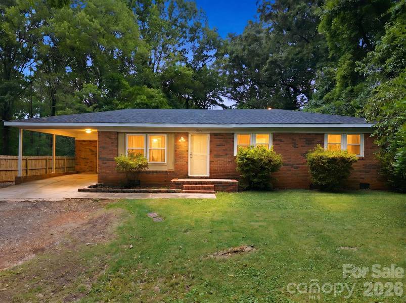 304 Shady LN, Norwood, NC 28128