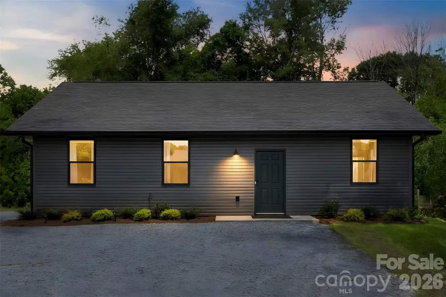 1003 College BLVD, Dallas, NC 28034