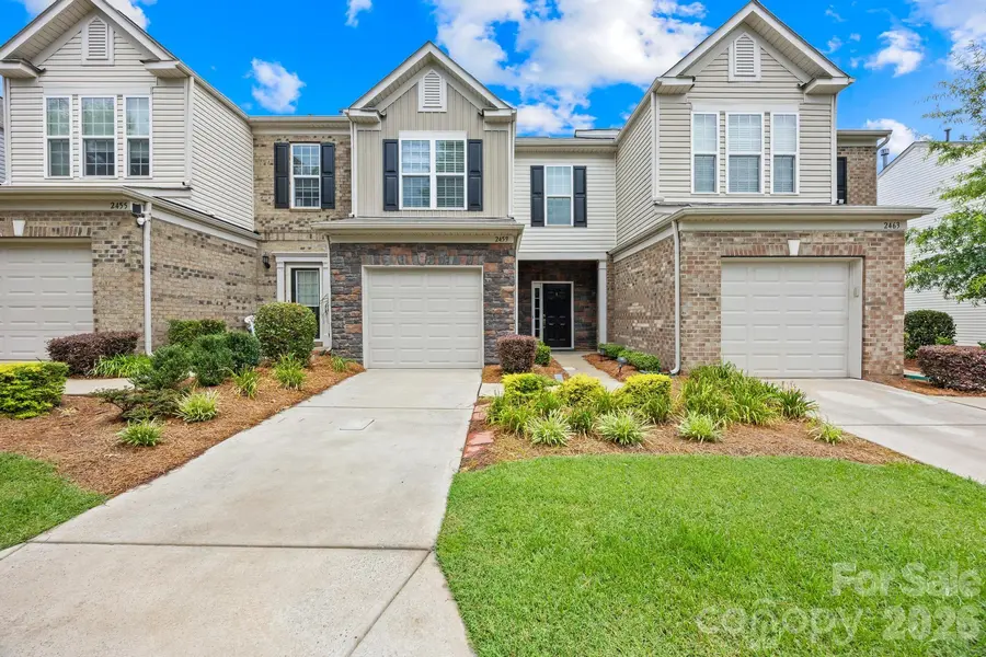 2459 Diplomat LN, Charlotte, NC 28210