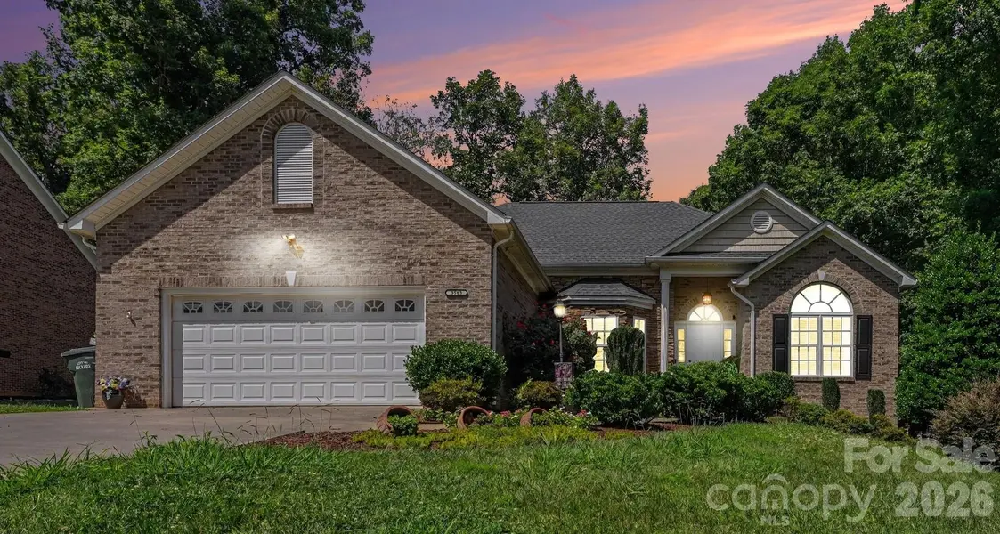 3563 Wandering LN NE #33, Hickory, NC 28601