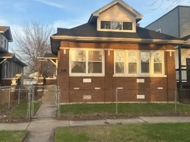 7535 S Calumet AVE, Chicago, IL 60619