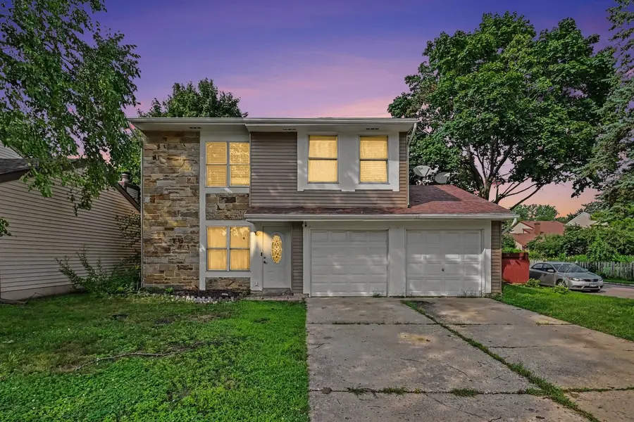 30W100 Maplewood DR, Warrenville, IL 60555