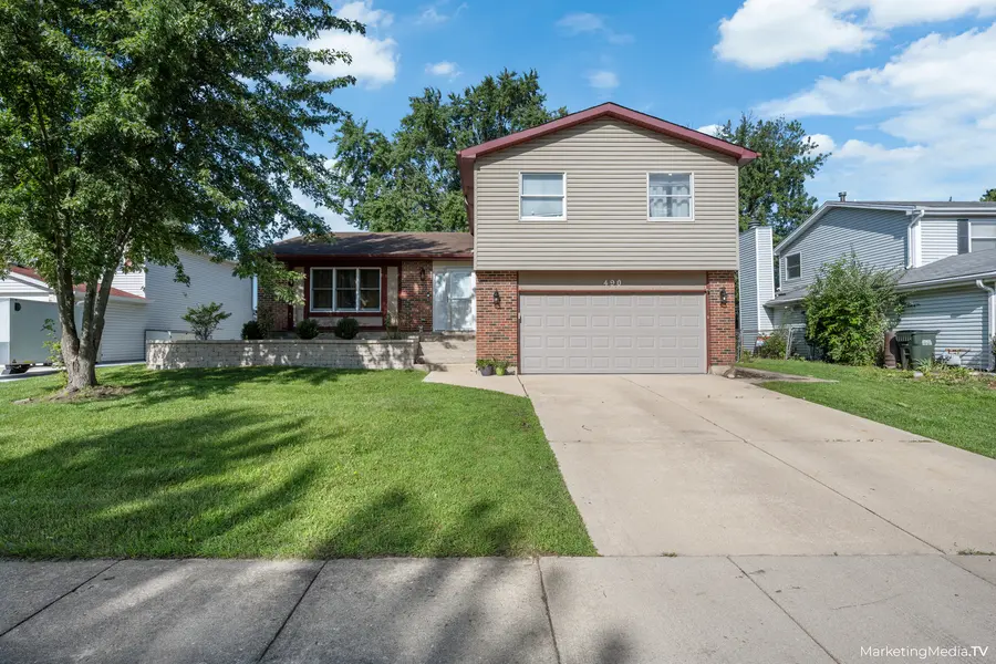 490 Heather LN, Carol Stream, IL 60188